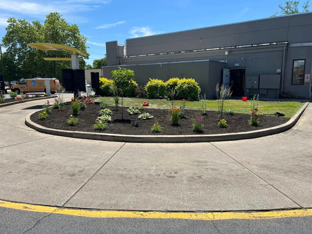 Landscaping for Diamond Landscape Maintenance Corp. in Warsaw, IN