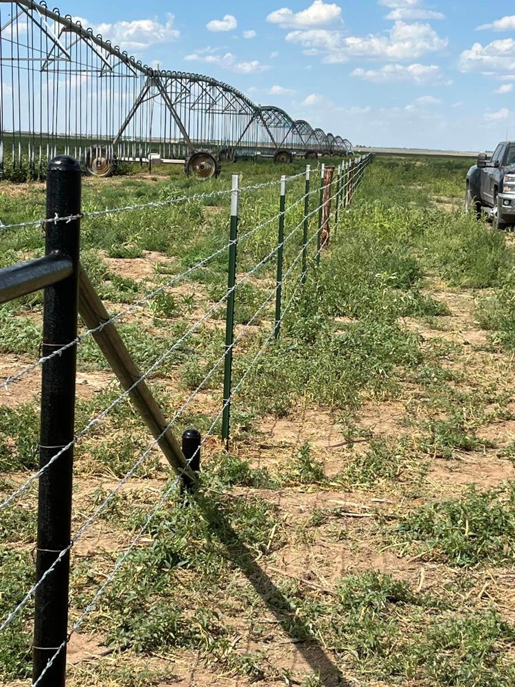 D Flying E Mobile Welding & Fencing team in Dalhart,, TX - people or person