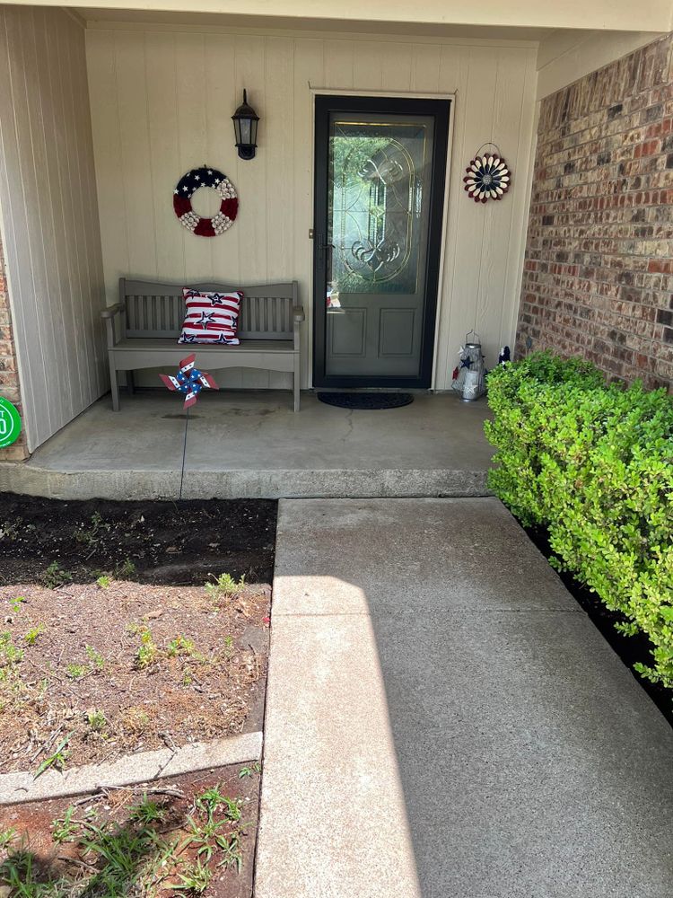 Driveway & Sidewalk Cleaning for Savage Pressure Washing in San Marcos, TX