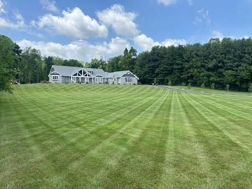 All Photos for FIRST CLASS GRASS LLC in Syracuse, IN