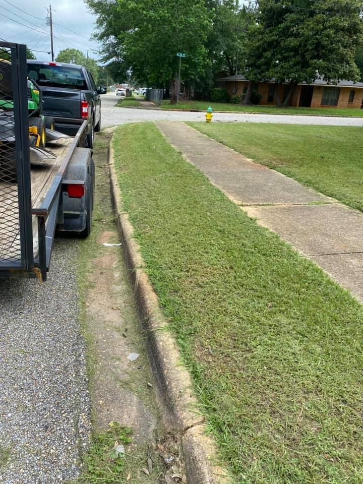 Lawn Service for Herb Pressure & Lawn Care LLC in Montgomery, AL