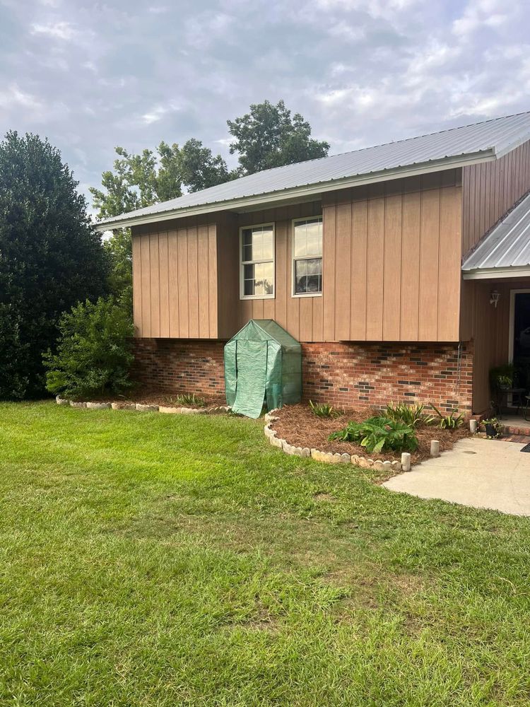 Landscaping for Joseys Lawn and Tree Care in Chipley, FL