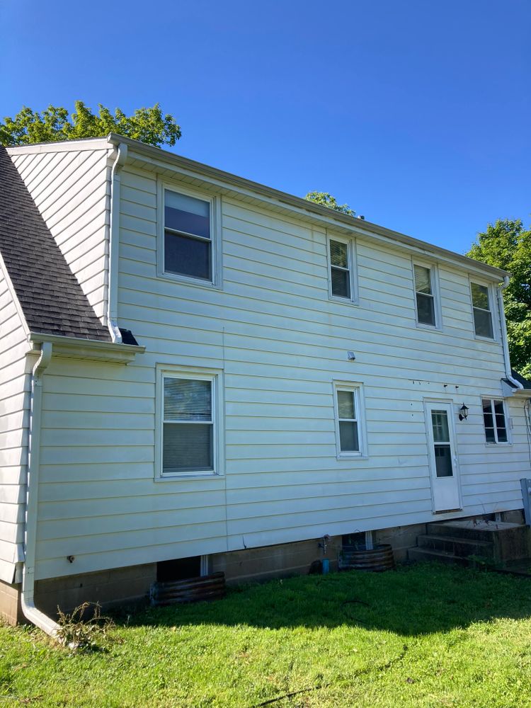 Home Wash for J&J Power Washing and Gutter Cleaning in Sycamore, IL