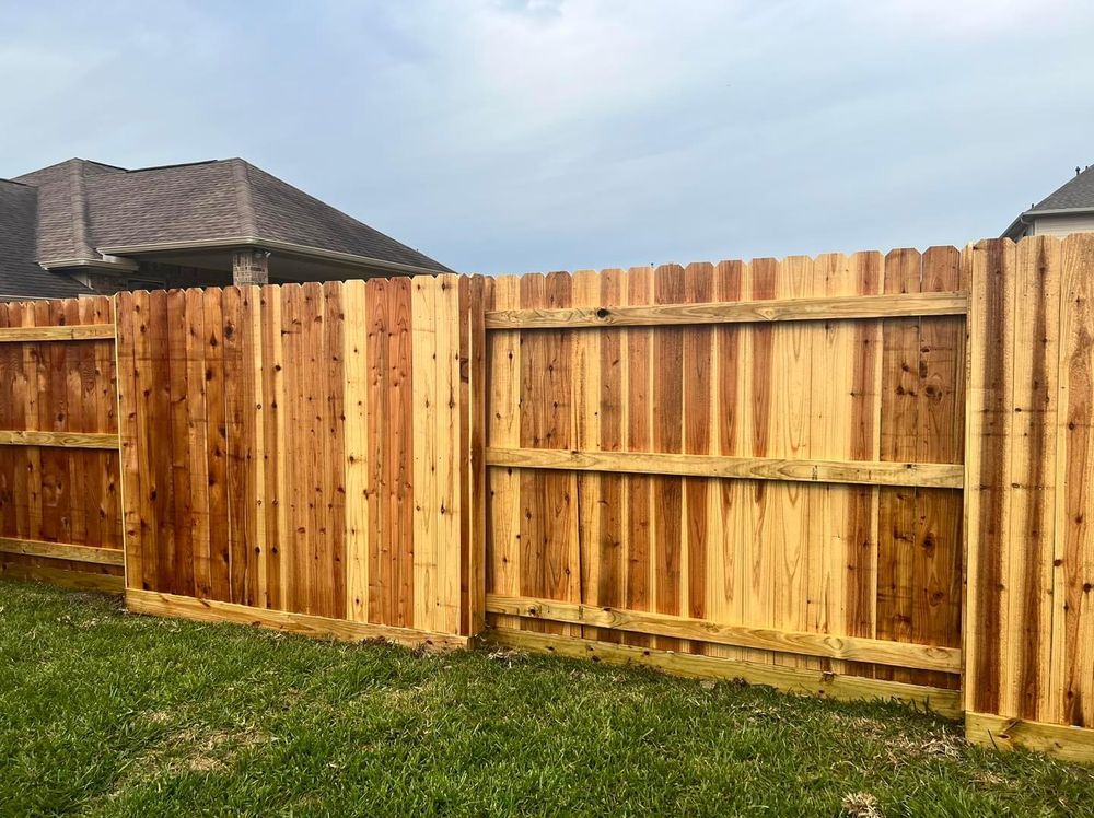 Privacy 3 Rail Cedar Fencing for Pride Of Texas Fence Company in Brookshire, TX