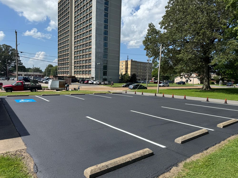 Asphalt Sealcoating for Clear Choice Asphalt Services  in Paducah, KY