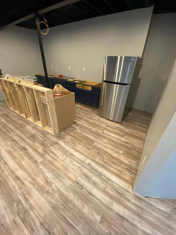 Flooring for Reyna’s Flooring & Trim Carpentry  in Allen PArk, MI