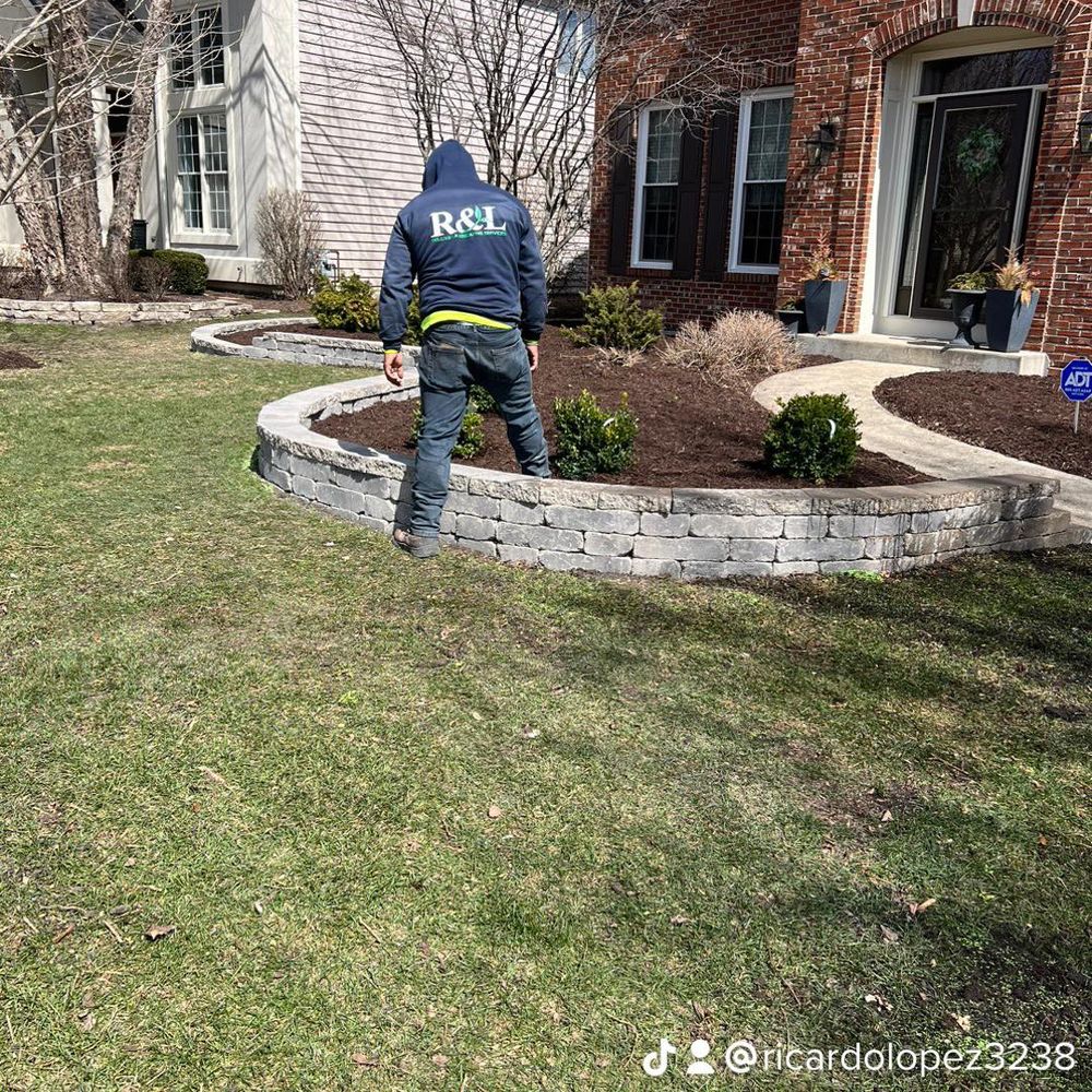 Hardscaping for R&L Deluxe Landscaping in Hanover Park, IL