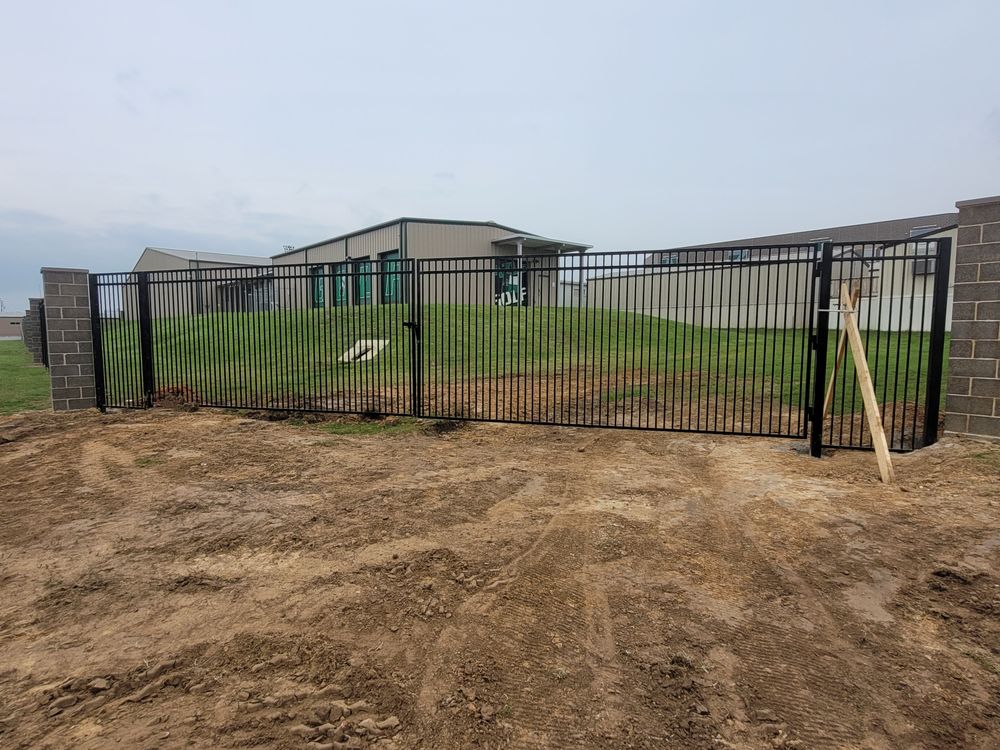 Fencing for Integrity Construction  in Azle, Texas