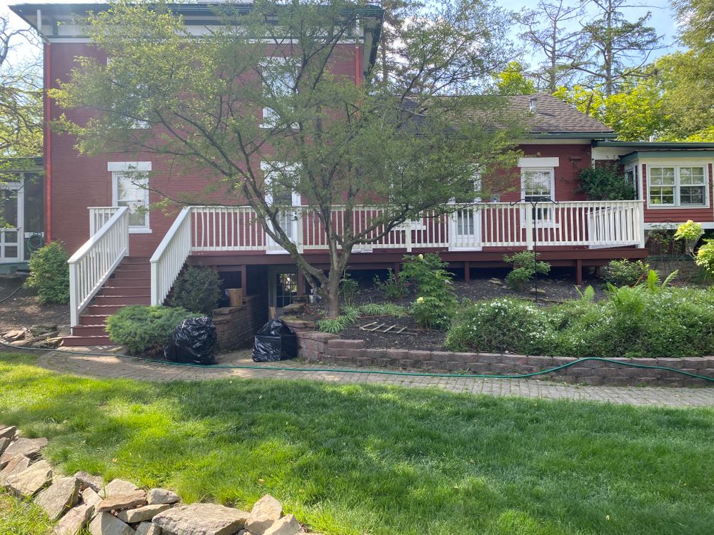 Deck staining for Premium Finish LLC in Medina, OH