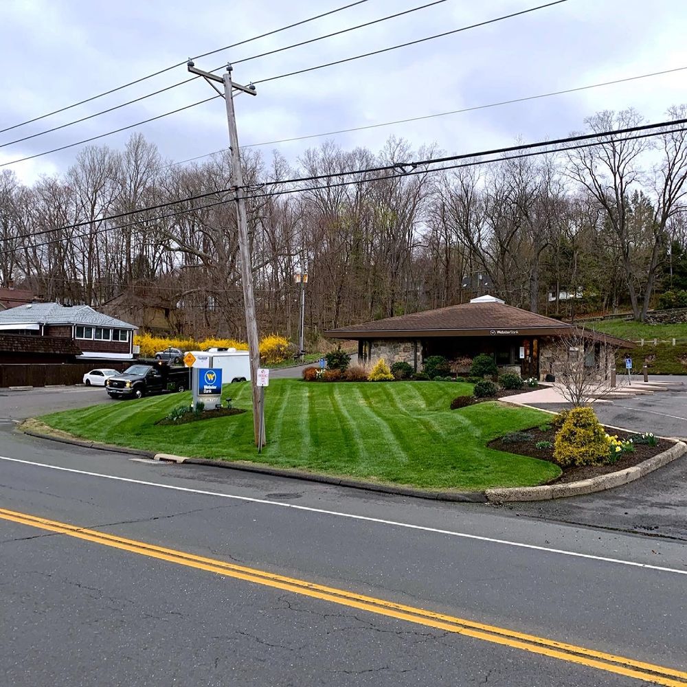 Lawn Care for Fryer Lawn & Landscape LLC in Southington, CT