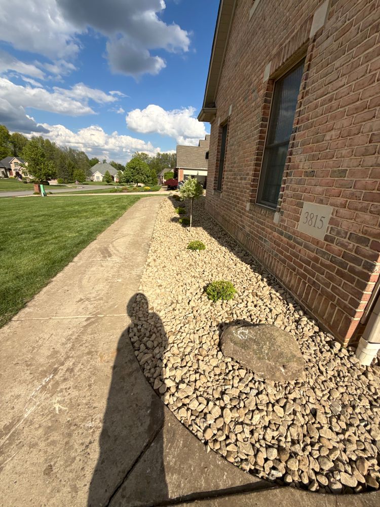 Natural Stone Hardscape for Youngstown Lawn & Patio Design in Canfield, OH