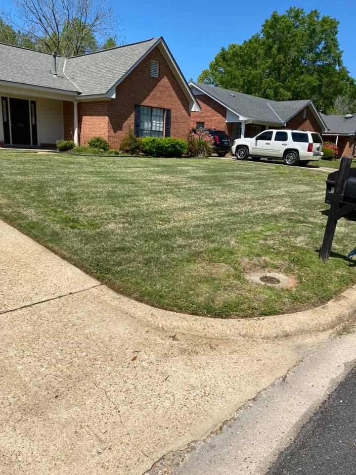 Lawn Service for Herb Pressure & Lawn Care LLC in Montgomery, AL