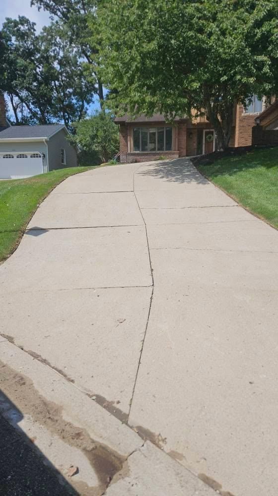 All Photos for On The Spot Lawn Maintenance & Pressure Washing in Jackson, MI