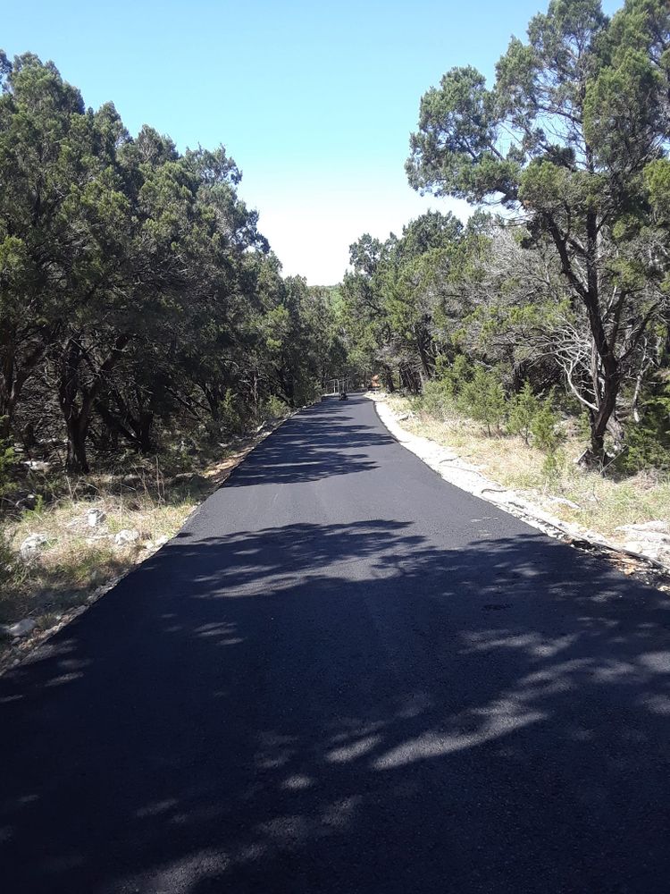 Asphalt and Paving for CAM Paving & Construction in Kendalia, TX