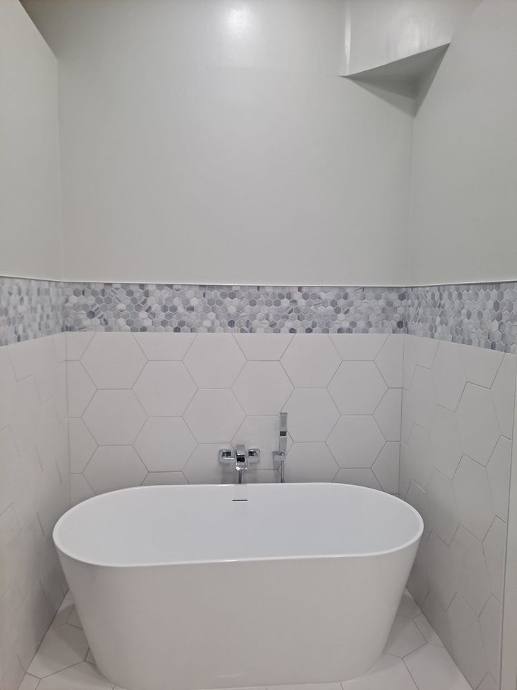 Transform your outdated or dysfunctional bathroom into a luxurious oasis with our expert Bathroom Renovation service. Our team will handle everything from design to installation for a stress-free experience. for Residential Elite Renovating in Palm Beach County, FL