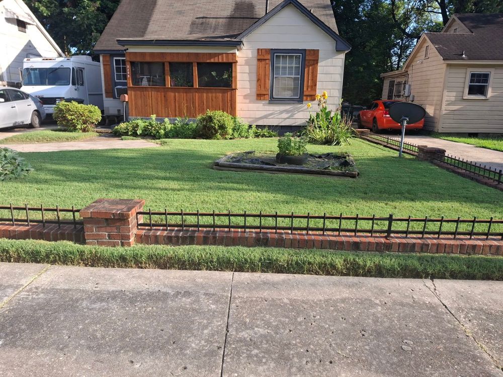 All Photos for The DUFF LAWN Service in Houston, Texas