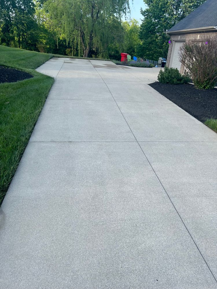 Driveway & Sidewalk Cleaning for Central KY Pressure Washing in Richmond, KY