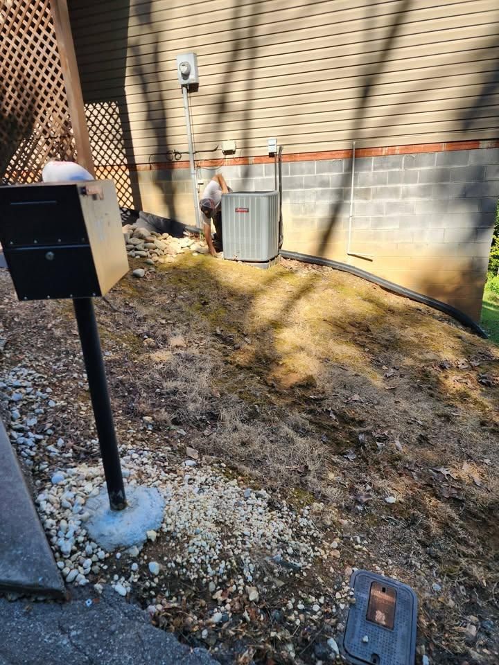 All Photos for Williams Lawn and Land in Sharps Chapel, TN