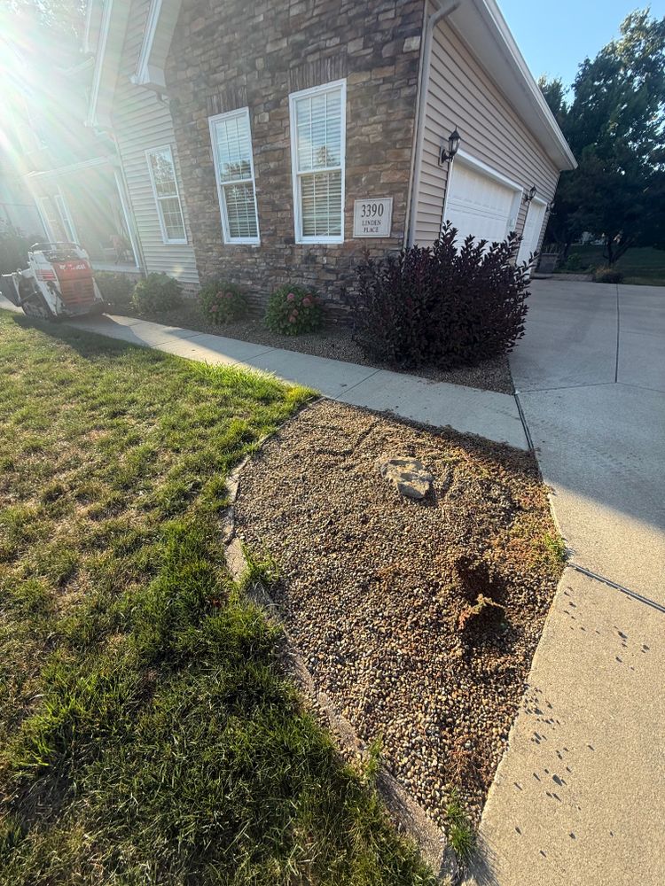 Natural Stone Hardscape for Youngstown Lawn & Patio Design in Canfield, OH