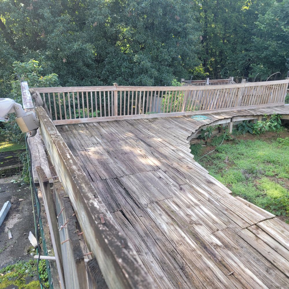 Deck and fence removal for Matt's Haul it All, LLC in Maury County, TN