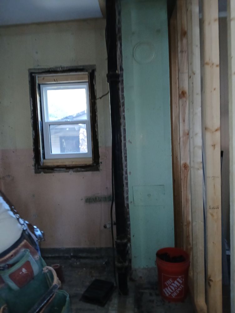 Steeleville bath for Dead Tree General Contracting in Carbondale, Illinois