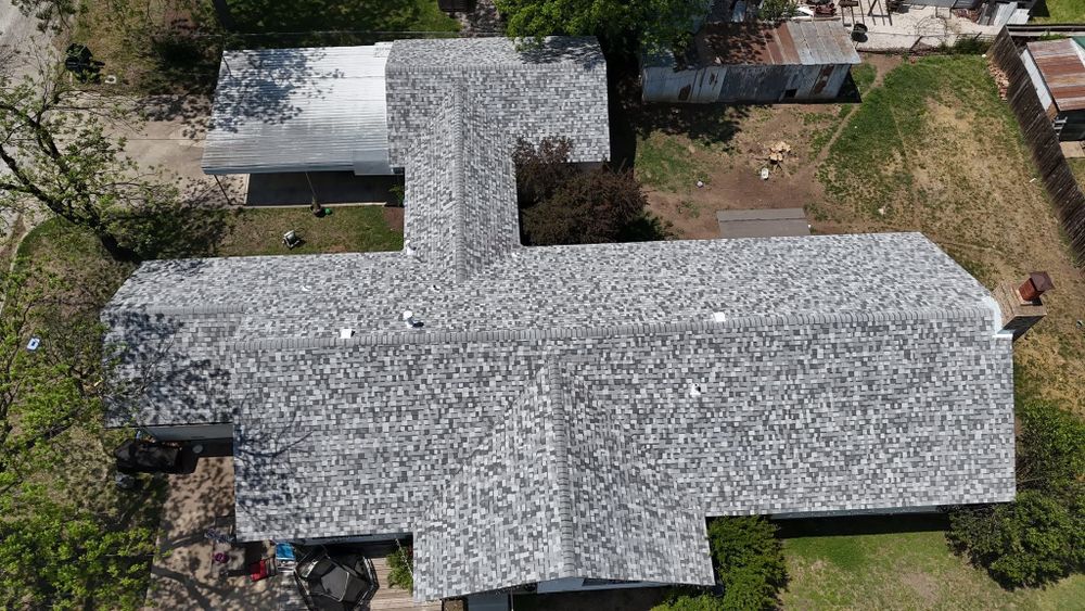 Shingle Roofs  for Barcenas Roofing & Remodeling in San Saba, TX