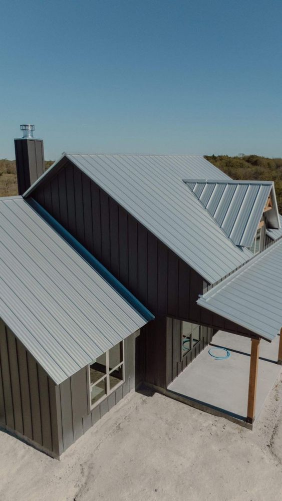 Metal roofs  for Barcenas Roofing & Remodeling in San Saba, TX