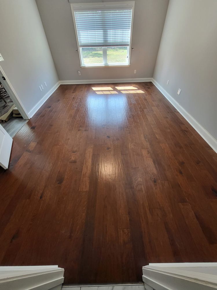 Our laminate service offers durable, affordable flooring options that mimic the look of hardwood or tile. With easy installation and low maintenance, it's a great choice for busy families seeking style. for Franz Flooring  in Warner Robins, GA