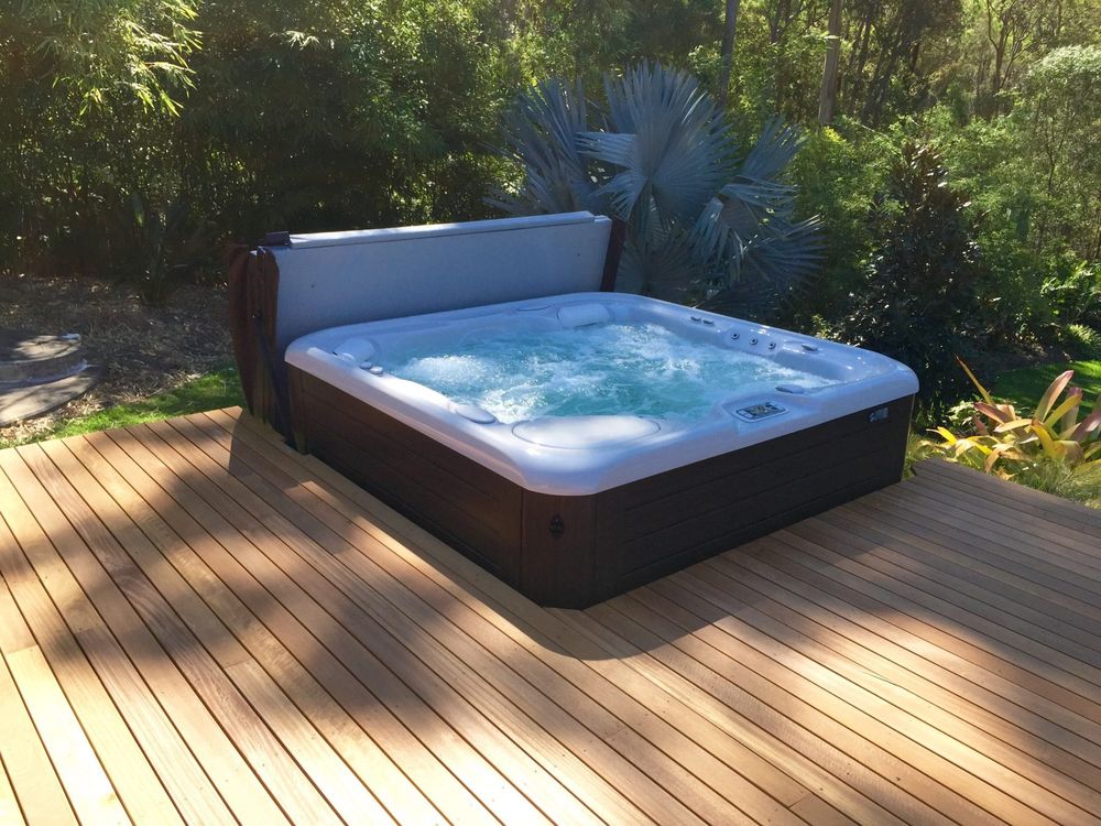 Transform your home with our expert Jacuzzi and Spa Design service, creating luxurious, personalized retreats that combine elegance and relaxation for the ultimate at-home spa experience. Unwind in style today. for Green Gable Contracting in Bergen County, NJ