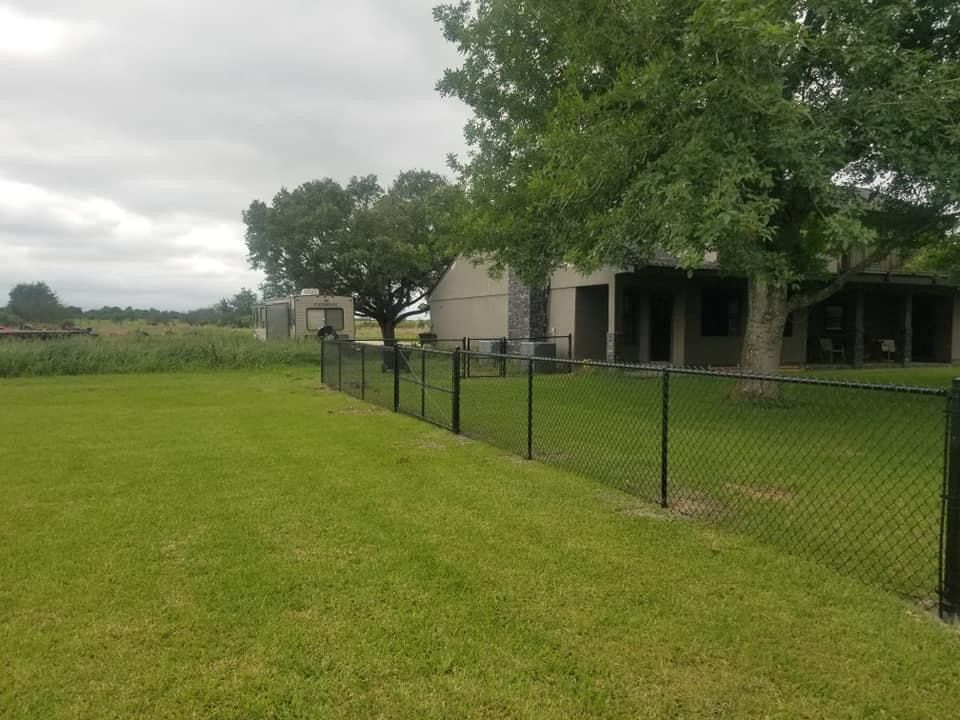 Black Chain Link Fencing for Pride Of Texas Fence Company in Brookshire, TX