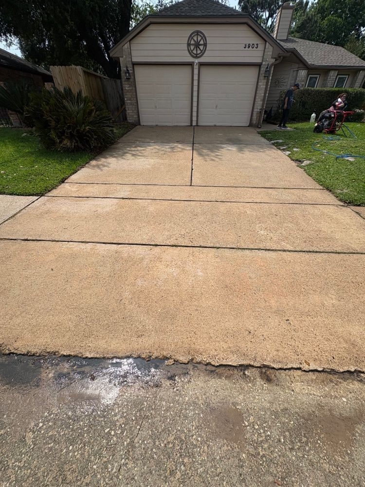 All Photos for Omen Exterior Cleaning LLC in Houston, TX