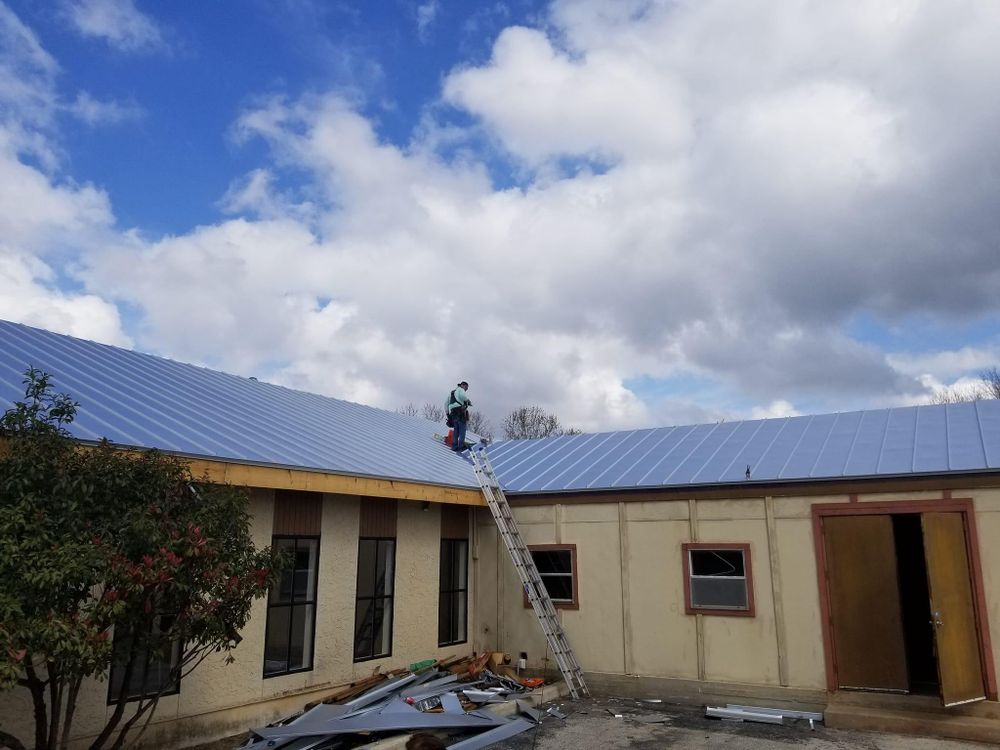 Roofing Installation for T&B Roofing in Somerset,  TX