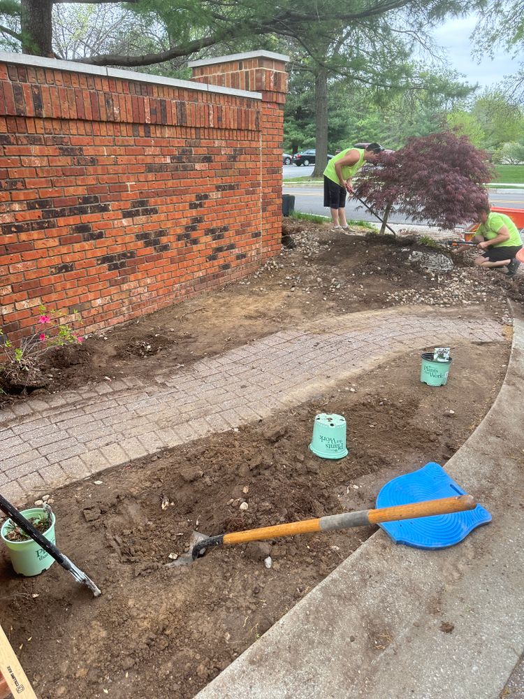 All Photos for Mayfield Landscaping in Staunton, IL