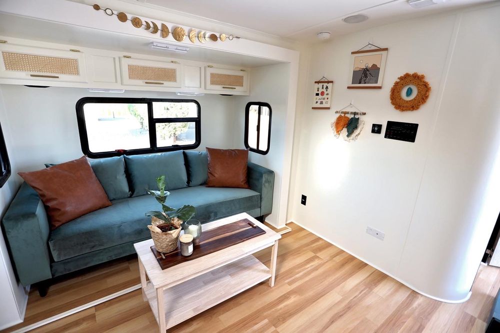 2018 Keystone Passport 2510RB for Mauka to Makai RV Renovations in Los Angeles, CA