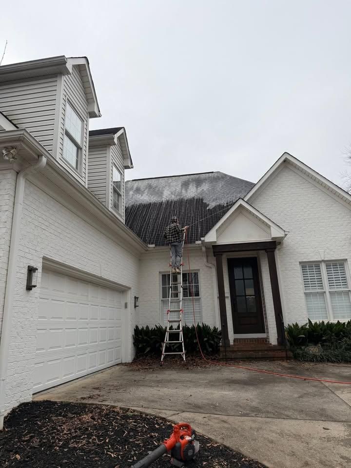 A clean roof leaves your house looking beautiful and helps prolong roof life. You can count on us to get a thorough job, professionally and well done. for JB Applewhite's Pressure Washing in Anderson, SC