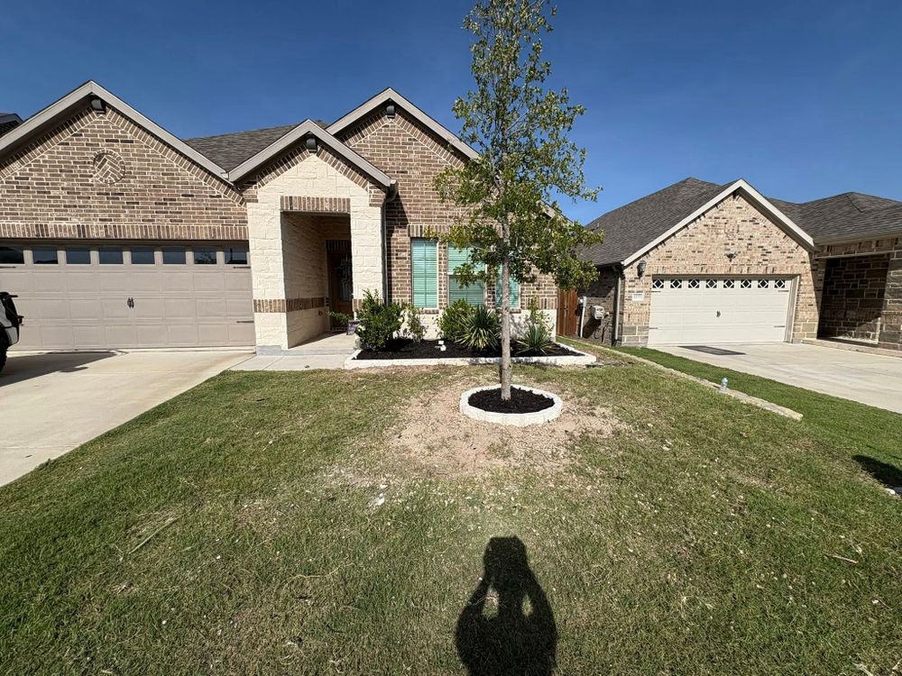 Landscaping for Fine Line Lawn Care & Landscaping in Aledo, TX