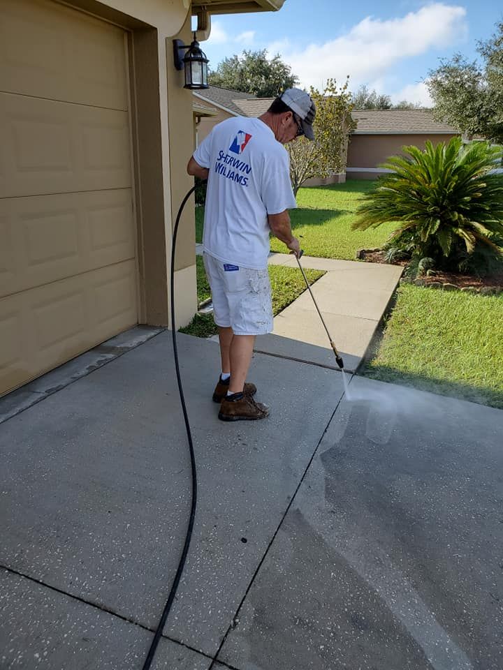 Our pressure washing service is perfect for homeowners looking to clean their home's exterior. Our experienced professionals use high-pressure water to remove dirt, dust, and grime from your home's surface. for Best of Orlando Painting & Stucco Inc in Winter Garden, FL