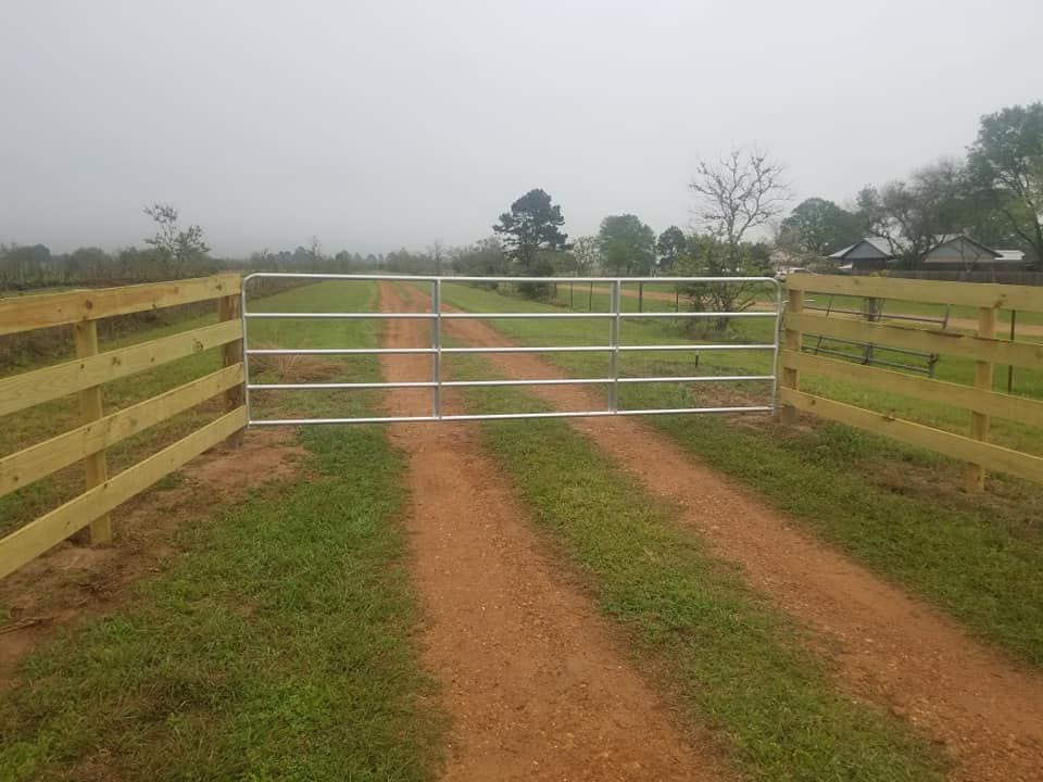 3 and 4 Board Fencing (optional wire added) for Pride Of Texas Fence Company in Brookshire, TX