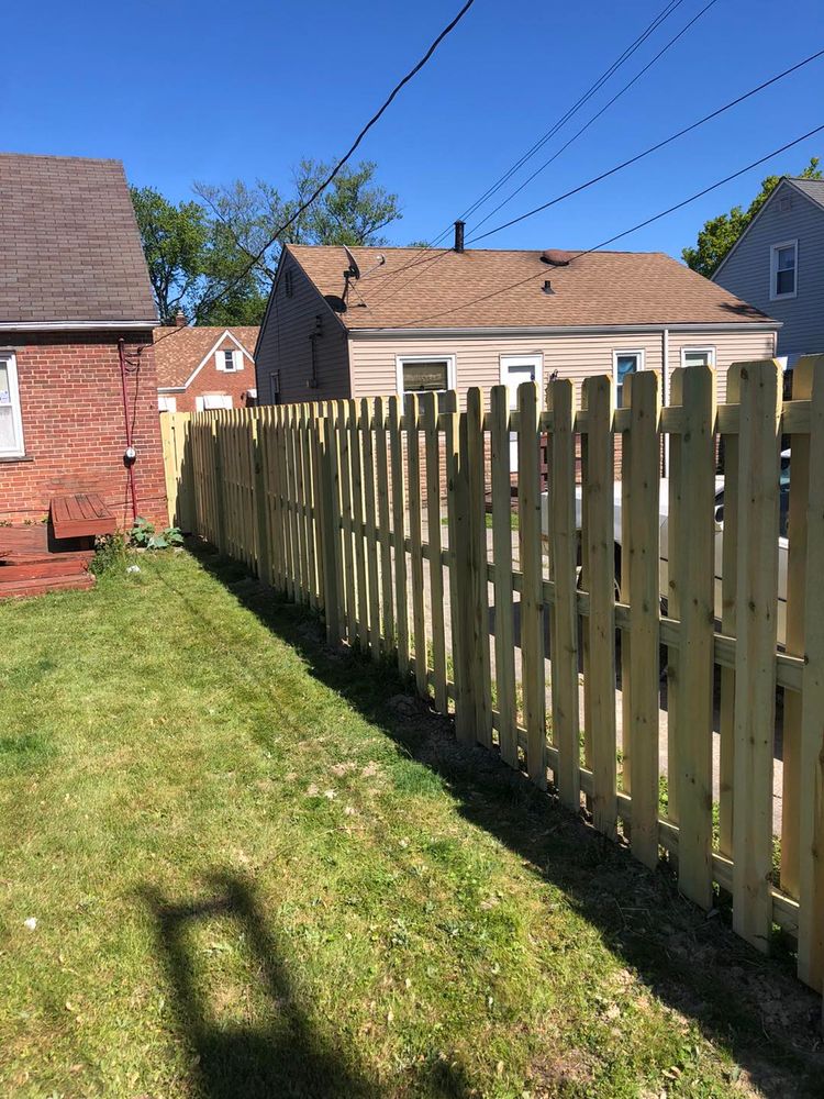 Fences for Daishaun Fencing in Shaker Heights, OH