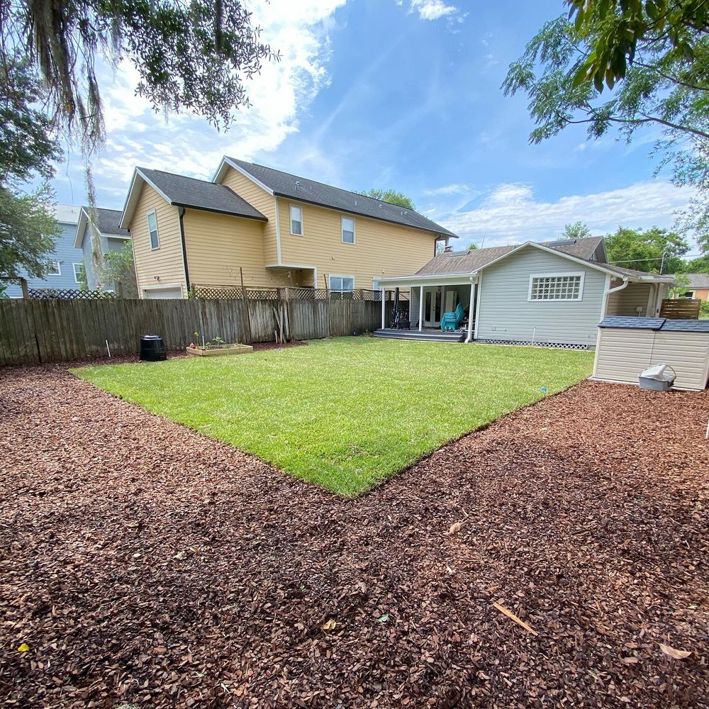 Mulch Installation for King Kutz Landscaping in Apopka, FL