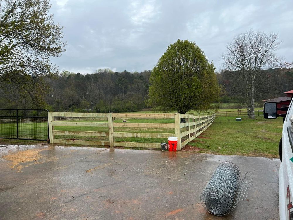 Fences for Browns' Fencing & Equipment in Fairmount, GA