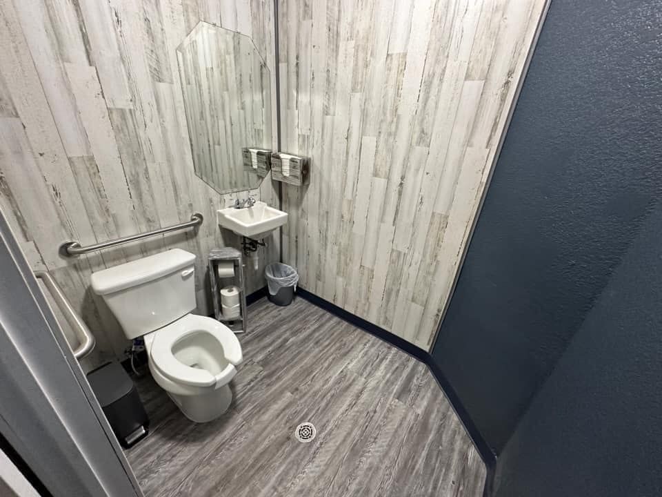 Our expert plumbers provide professional toilet repairs and installations to ensure your bathroom functions flawlessly. Trust us for efficient service, quality workmanship, and improved comfort in your home. for Good Hands Plumbing in Aledo, TX