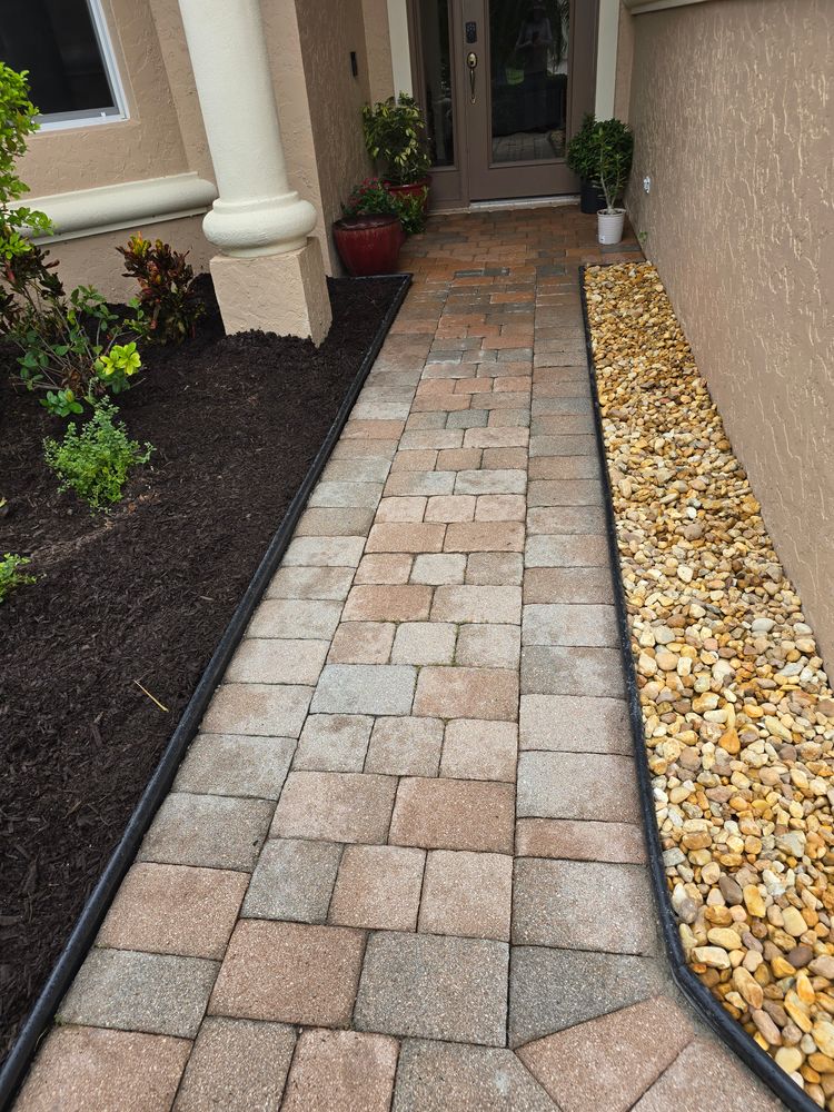 Mulch & Stone Installation for AL Curbs in Cape Coral, FL