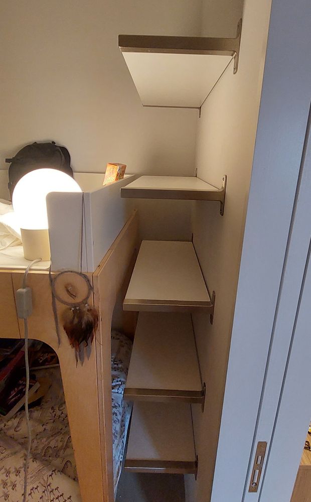 General mounting for Damon Handyman in Manhattan, NY