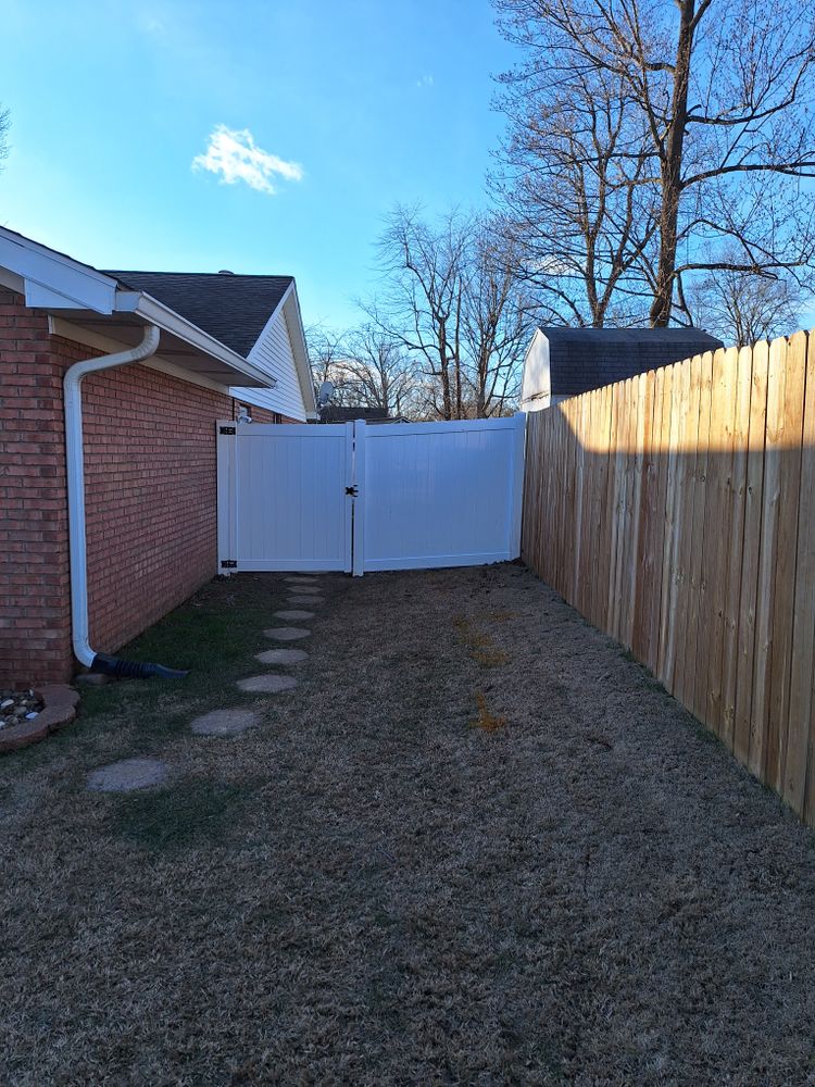 All Photos for Apex Fence in Henderson, KY