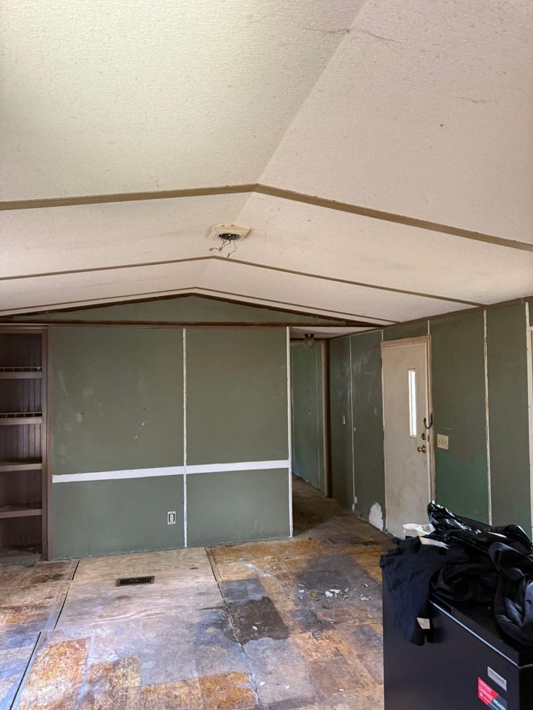 All Photos for Momos Construction in Piney Flats, TN