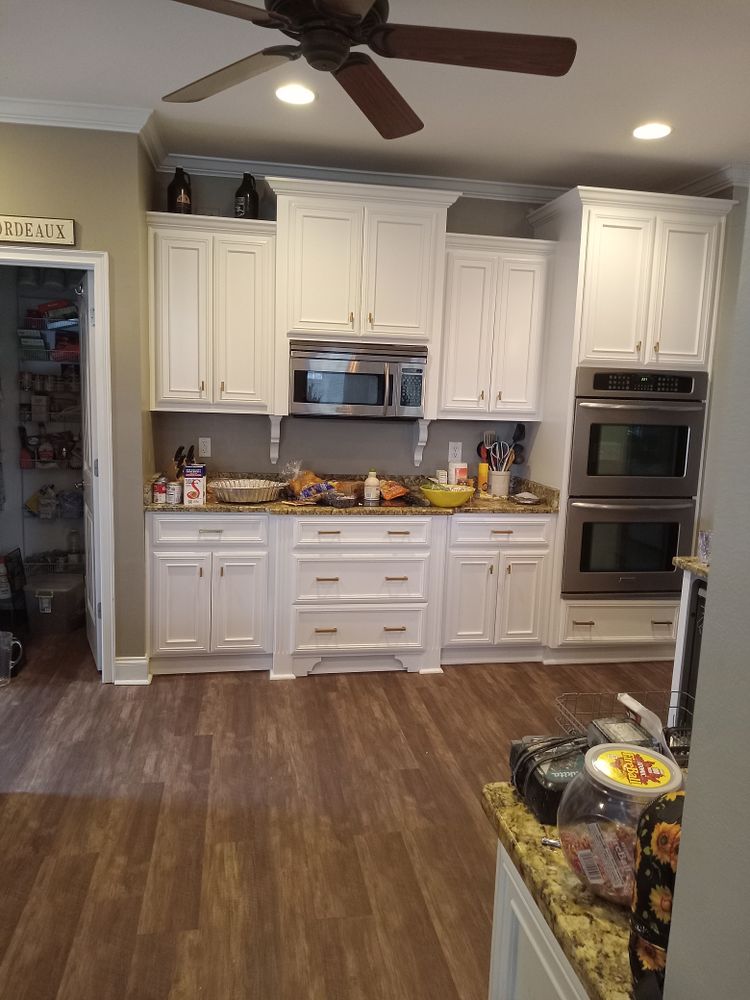 Cabinets for Universal Painting and Services LLC in Warner Robins, GA