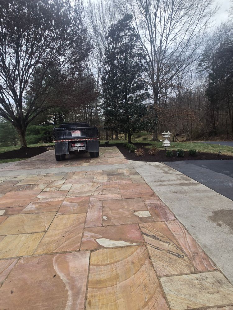 All Photos for Lafollette Mulch, Stone and Lawn Care in La Follette, TN