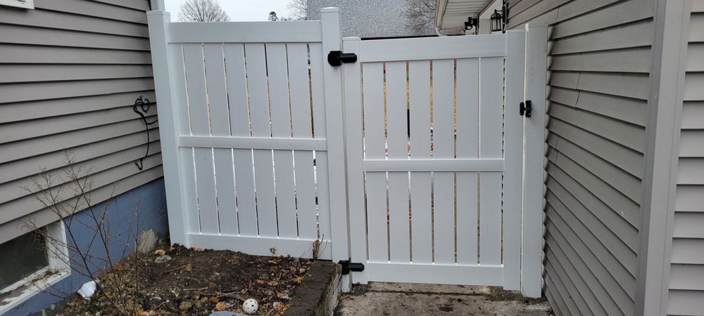 Fencing for Friedrich Fence in Sterling, IL