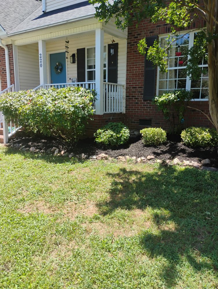Landscaping for Lindsey's Lawn Care in Inman, SC